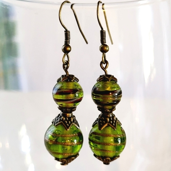 Gorgeous lampwork bead earrings - Picture 1 of 1
